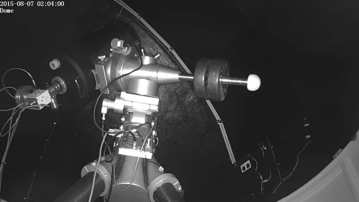 Telescope under the dome while acquisition on ups Cyg